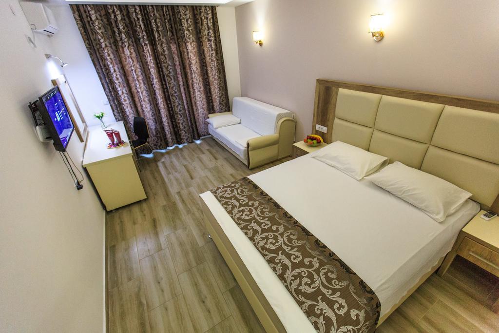 Hotel Edita 乌尔齐尼 外观 照片