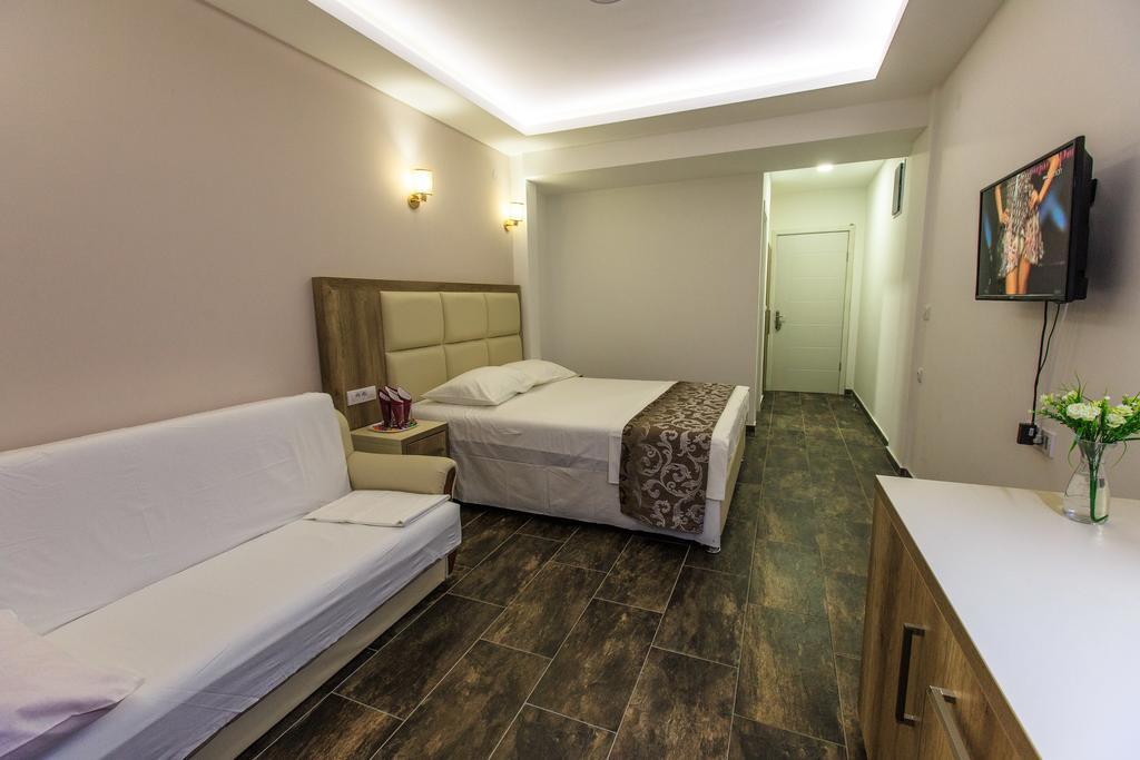 Hotel Edita 乌尔齐尼 外观 照片