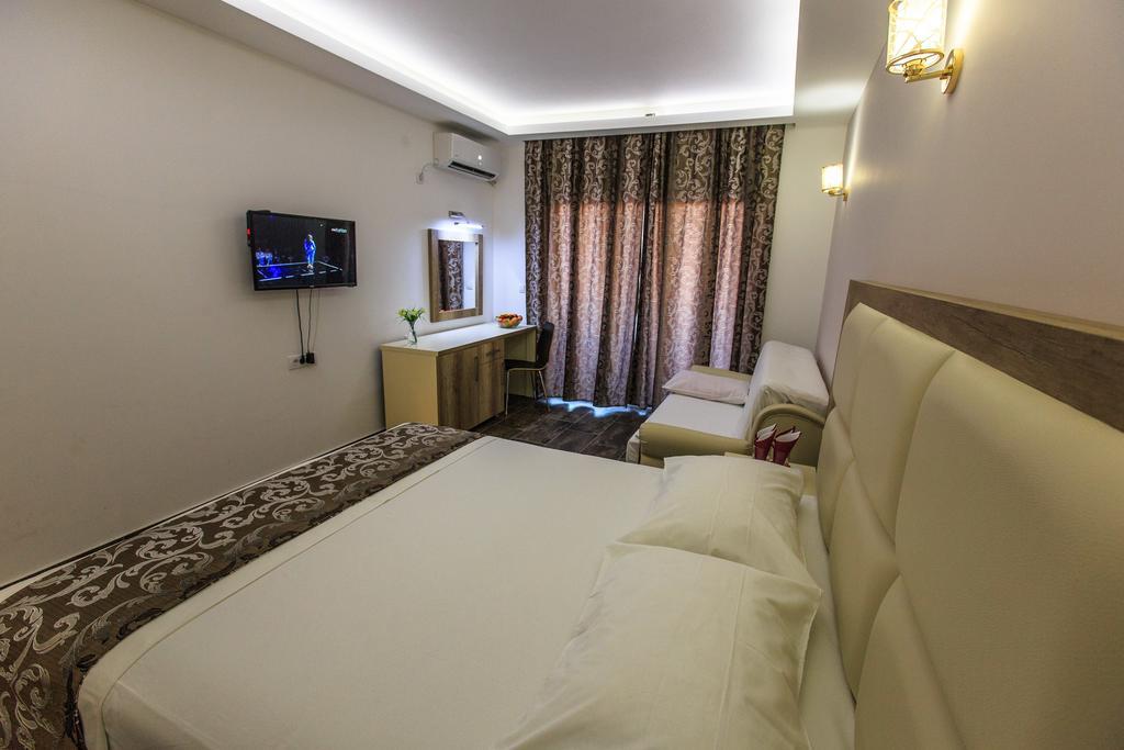 Hotel Edita 乌尔齐尼 外观 照片
